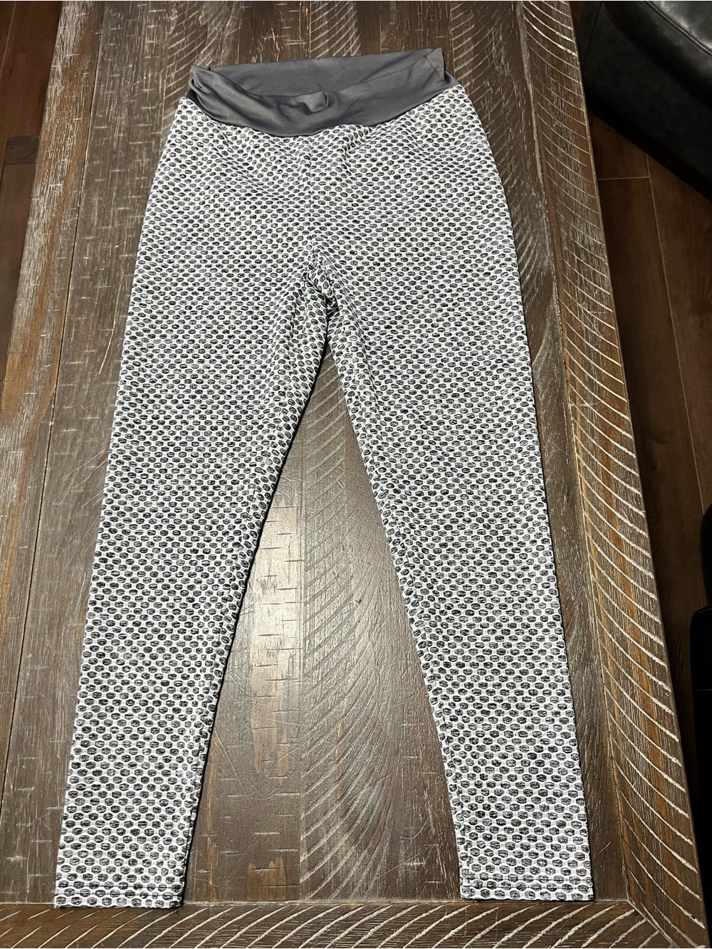Tik Tok butt lifting ladies Gray Patterned Leggings Size L